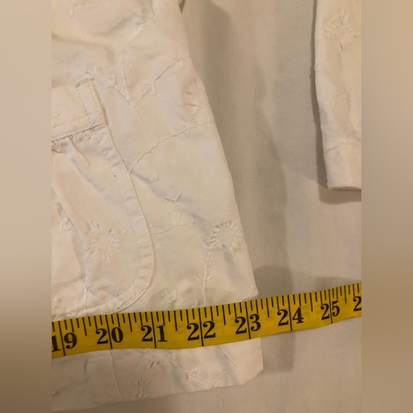 i.e. relaxed, vintage white eyelet blazer, beautiful & so easy to wear! 2X - Picture 13 of 16